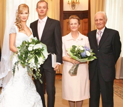 Судзиловская с мужем и родителями