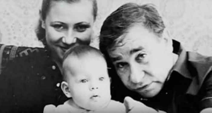 Михаил Светин с женой и дочерью Светланой