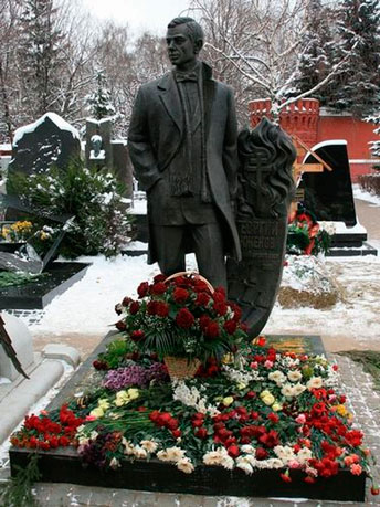 памятник Георгию Жжёнову