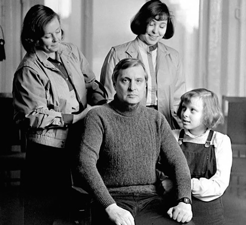 Олег Басилашвили с семьёй