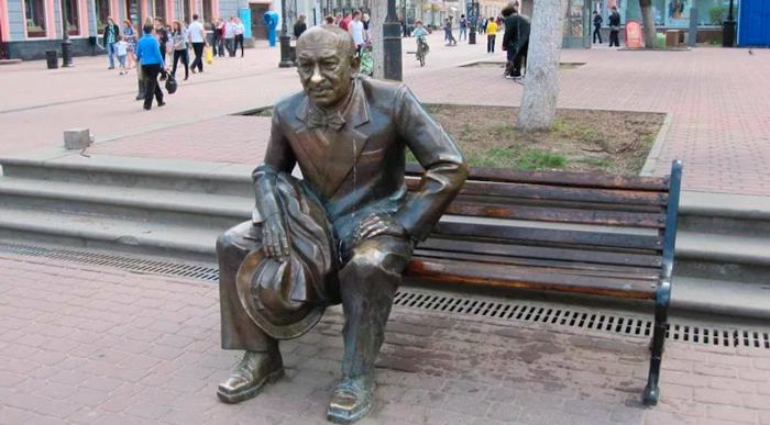 скульптура Евгения Евстигнеева в Нижнем Новгороде